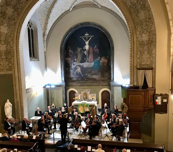 Das Orchester beim Herbstkonzert 2021 in der Christuskirche Klotzsche