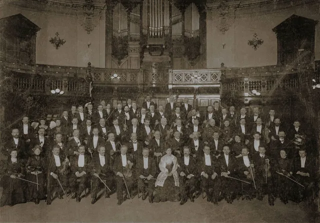 Das Orchester des Mozart-Vereins im Vereinshaus auf der Zinzendorfstraße, 1909